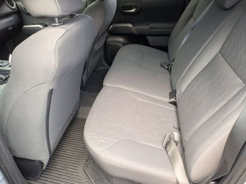 Used 2018 Toyota Tacoma TRD Sport AWD/4WD image 22