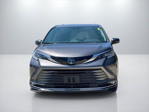 Certified 2023 Toyota Sienna Limited AWD/4WD image 2