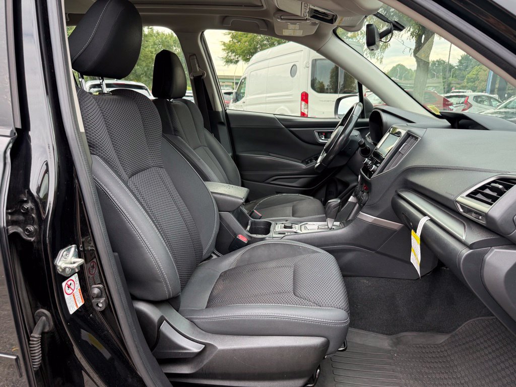 Used 2019 Subaru Forester Premium AWD/4WD image 23