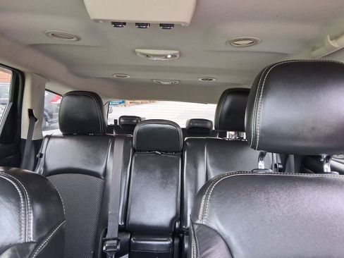 Used 2017 Dodge Journey Crossroad w/ Popular Equipment Group FWD image 11