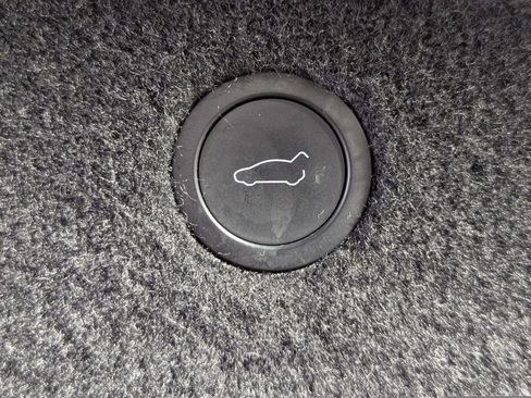 Used 2024 Tesla Model X image 47