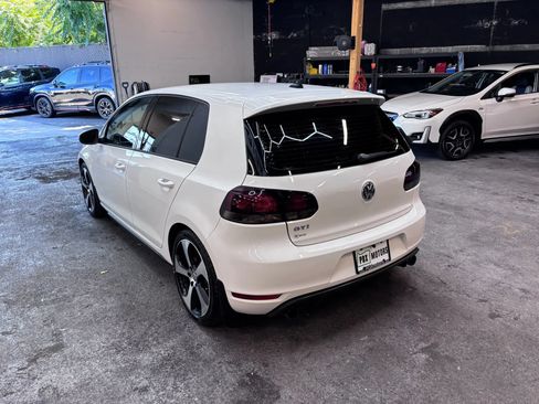 Used 2011 Volkswagen Golf 4-Door FWD image 5