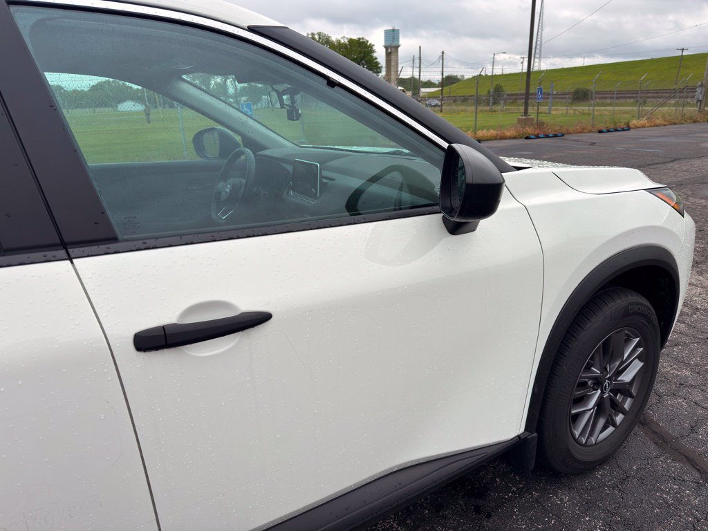 Used 2023 Nissan Rogue S AWD/4WD image 8