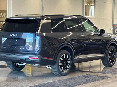 New 2027 Kia Telluride S FWD image 3