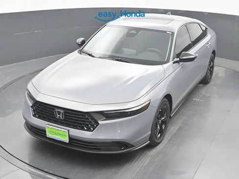 Used 2025 Honda Accord SE image 19