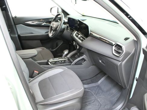 Certified 2026 Chevrolet TrailBlazer LT w/ LT Cold Weather Package FWD image 30