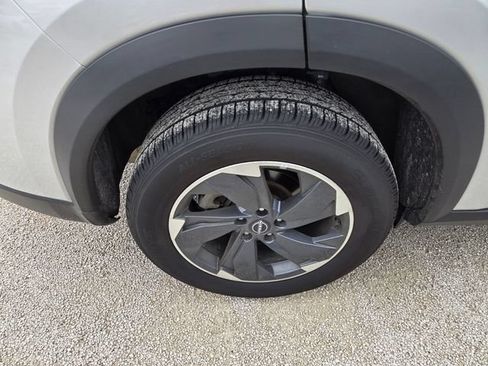 Used 2024 Nissan Rogue SV FWD image 7
