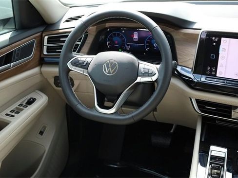 New 2026 Volkswagen Atlas SE image 28
