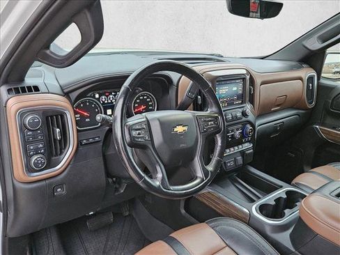 Used 2020 Chevrolet Silverado 1500 High Country w/ Technology Package image 10