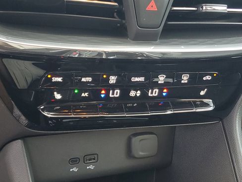 New 2026 Buick Encore GX Avenir w/ Avenir Technology Package FWD image 22