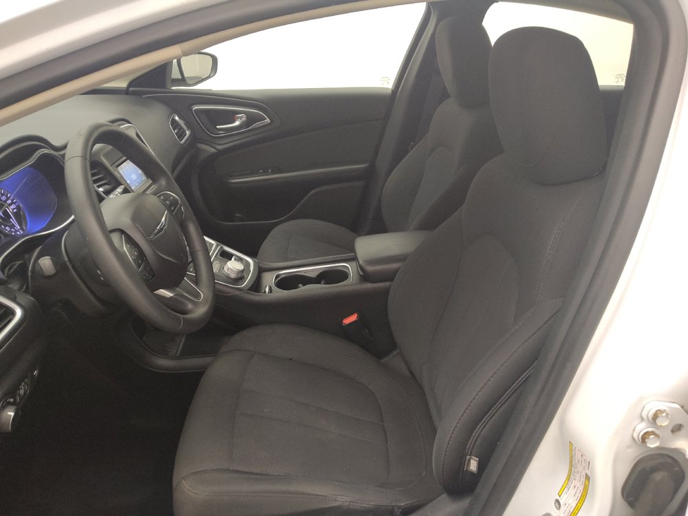 Used 2016 Chrysler 200 Limited FWD image 17
