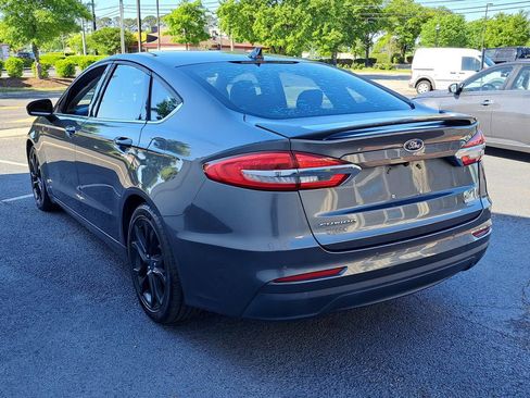 Used 2020 Ford Fusion SE w/ Equipment Group 151A FWD image 4