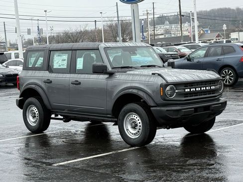 New 2025 Ford Bronco 4-Door image 9