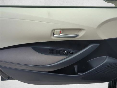 Used 2021 Toyota Corolla LE FWD image 10