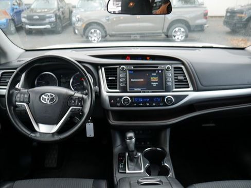 Used 2018 Toyota Highlander Plus image 4