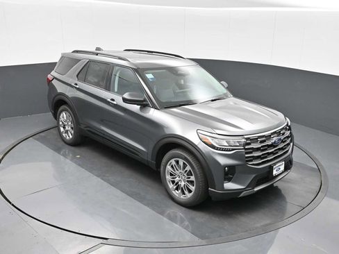 New 2026 Ford Explorer Active w/ Active Comfort Package image 10