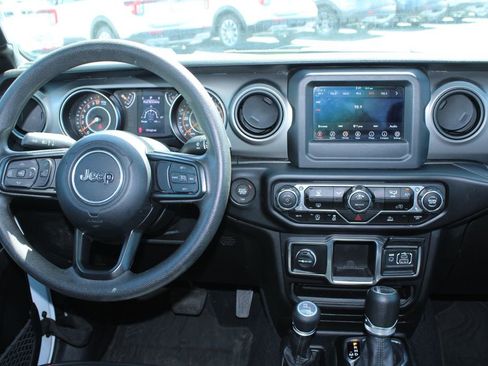 Used 2023 Jeep Gladiator Sport AWD/4WD image 19