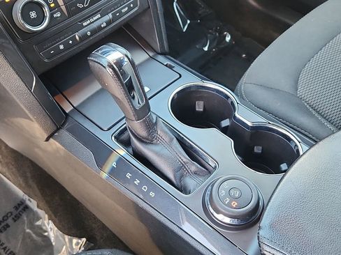 Used 2017 Ford Explorer XLT AWD/4WD image 23