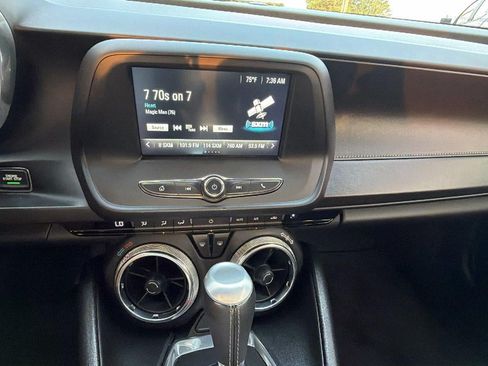 Used 2018 Chevrolet Camaro LT RWD image 28