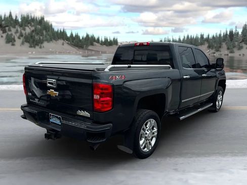 Used 2018 Chevrolet Silverado 2500 High Country AWD/4WD image 3