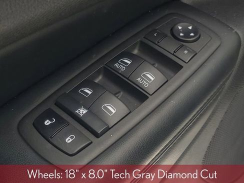 Used 2022 Jeep Grand Cherokee Limited AWD/4WD image 12