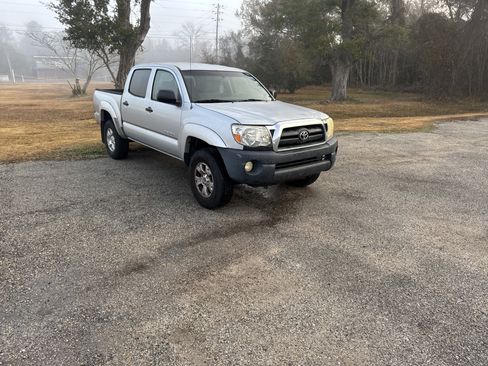 Used 2008 Toyota Tacoma PreRunner image 1