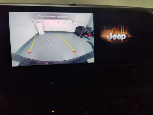 Used 2025 Jeep Wrangler Unlimited Rubicon 4xe w/ Convenience Group image 21