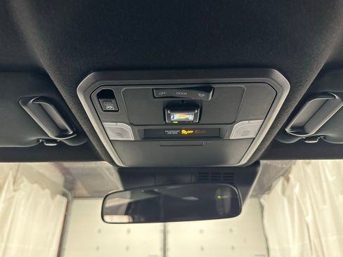 Used 2025 Toyota 4Runner TRD Off-Road image 38