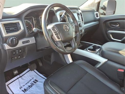 Used 2018 Nissan Titan PRO-4X image 8