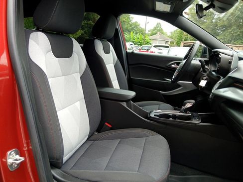 Used 2024 Chevrolet Trax RS image 17