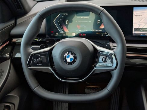 Certified 2025 BMW 530i image 17