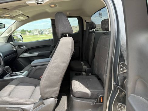Used 2015 Chevrolet Colorado LT w/ LT Convenience Package RWD image 9