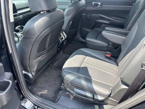 Certified 2025 Kia Sorento EX FWD image 12
