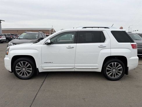 Used 2017 GMC Terrain Denali image 3