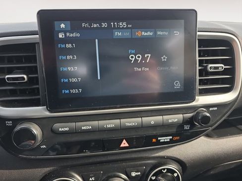 Used 2021 Hyundai Venue SE image 24