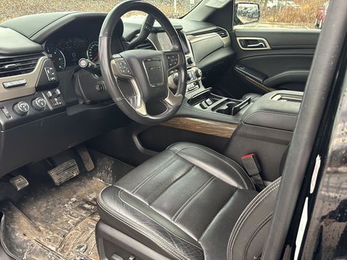 Used 2018 GMC Yukon Denali image 12
