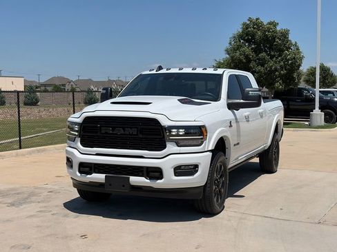 Used 2023 RAM 2500 Limited AWD/4WD image 3