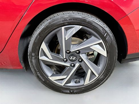 Used 2024 Hyundai Elantra Limited image 31
