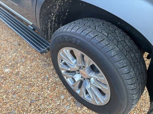 Used 2021 GMC Yukon Denali w/ LPO, Illumination Package image 10