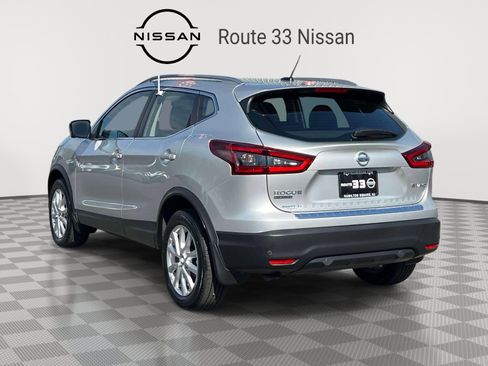 Used 2022 Nissan Rogue Sport SV w/ Technology Package AWD/4WD image 3