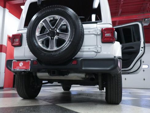 Used 2020 Jeep Wrangler Unlimited Sahara image 32