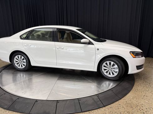 Used 2015 Volkswagen Passat 1.8T Wolfsburg Edition FWD image 11