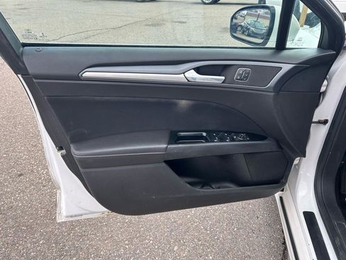 Used 2014 Ford Fusion SE image 14