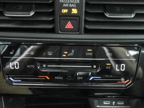 Used 2026 Volkswagen Jetta SE w/ Black Wheel Package FWD image 29