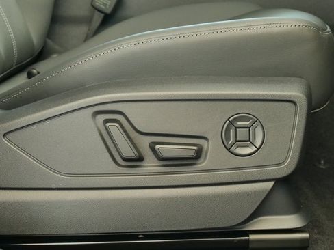 New 2025 Audi Q5 Premium Plus image 17