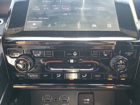 Used 2023 Jeep Grand Cherokee Altitude AWD/4WD image 23