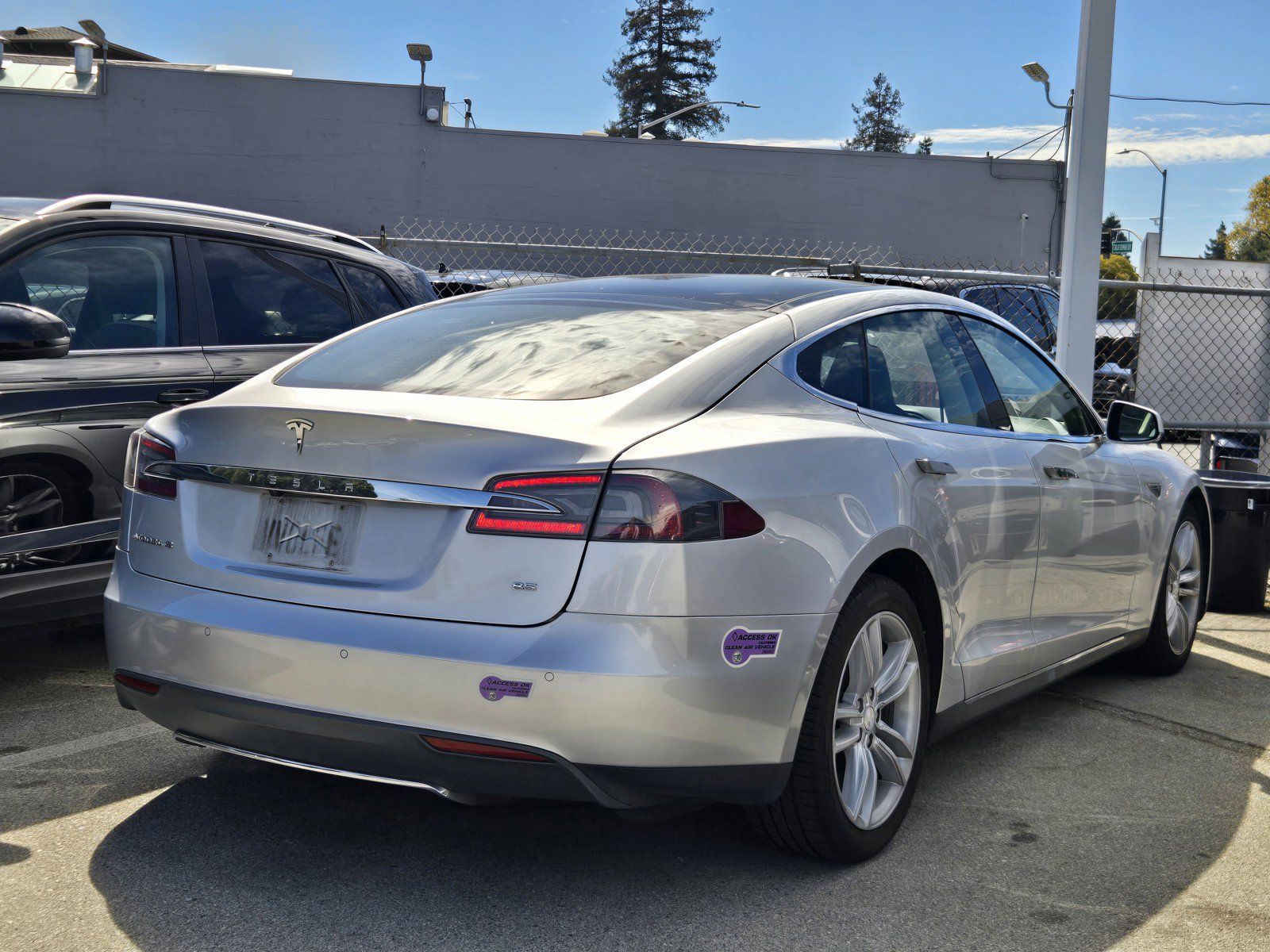 Used 2014 Tesla Model S 85 RWD image 2