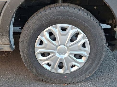 New 2023 Ford E-Transit image 5