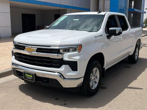 Used 2025 Chevrolet Silverado 1500 LT w/ Safety Package AWD/4WD image 3