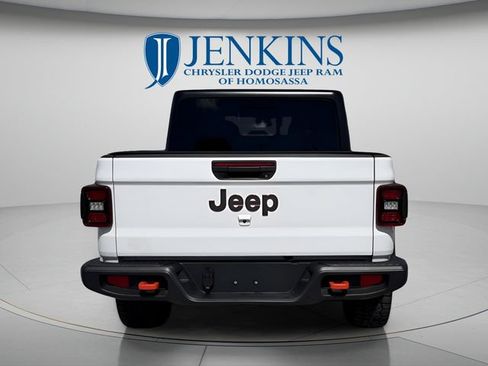 Used 2025 Jeep Gladiator Mojave w/ Convenience Group AWD/4WD image 6